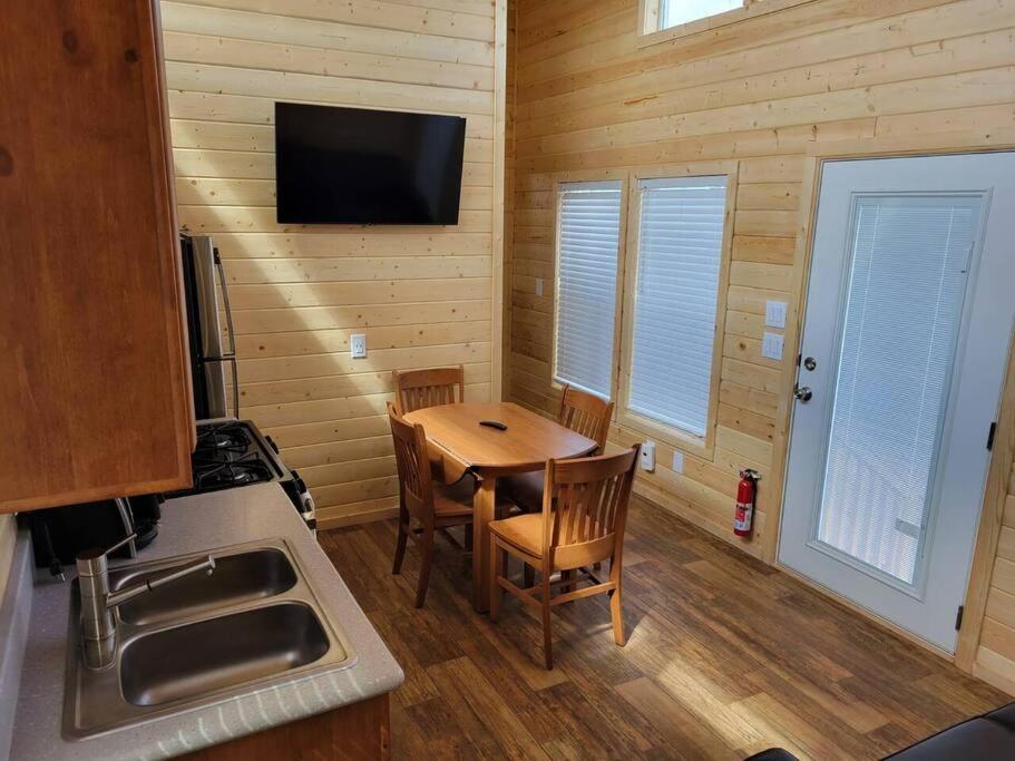 081 Tiny Home Nr Grand Canyon South Rim Sleeps 8 Вал Екстериор снимка
